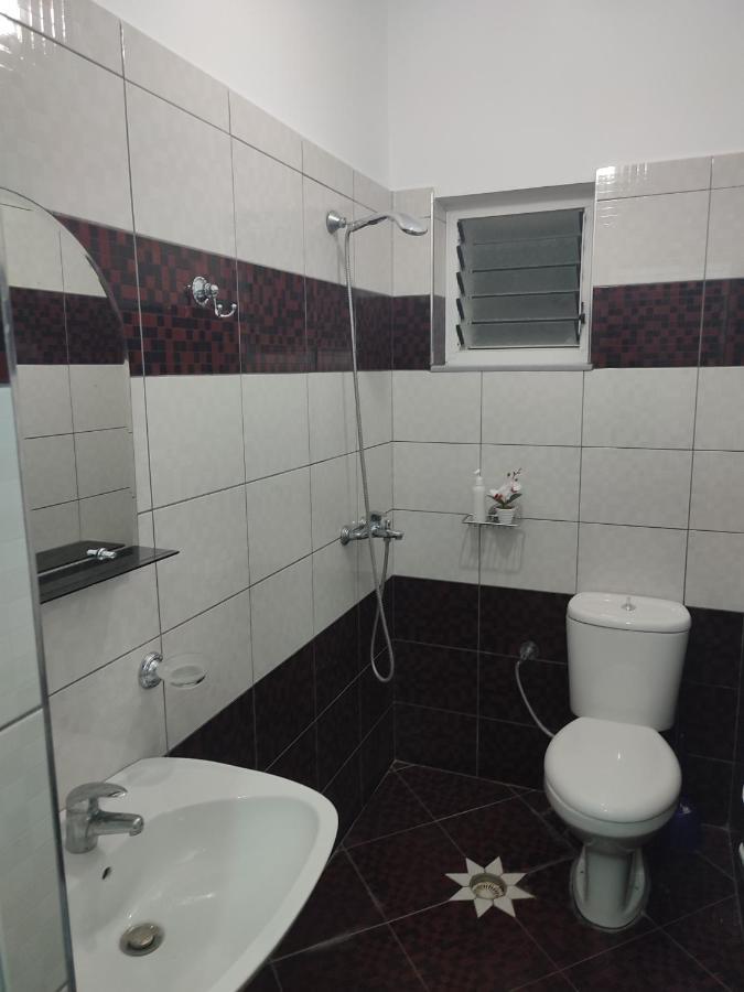 Apartments Sadiku With Sea View Sarandë 外观 照片