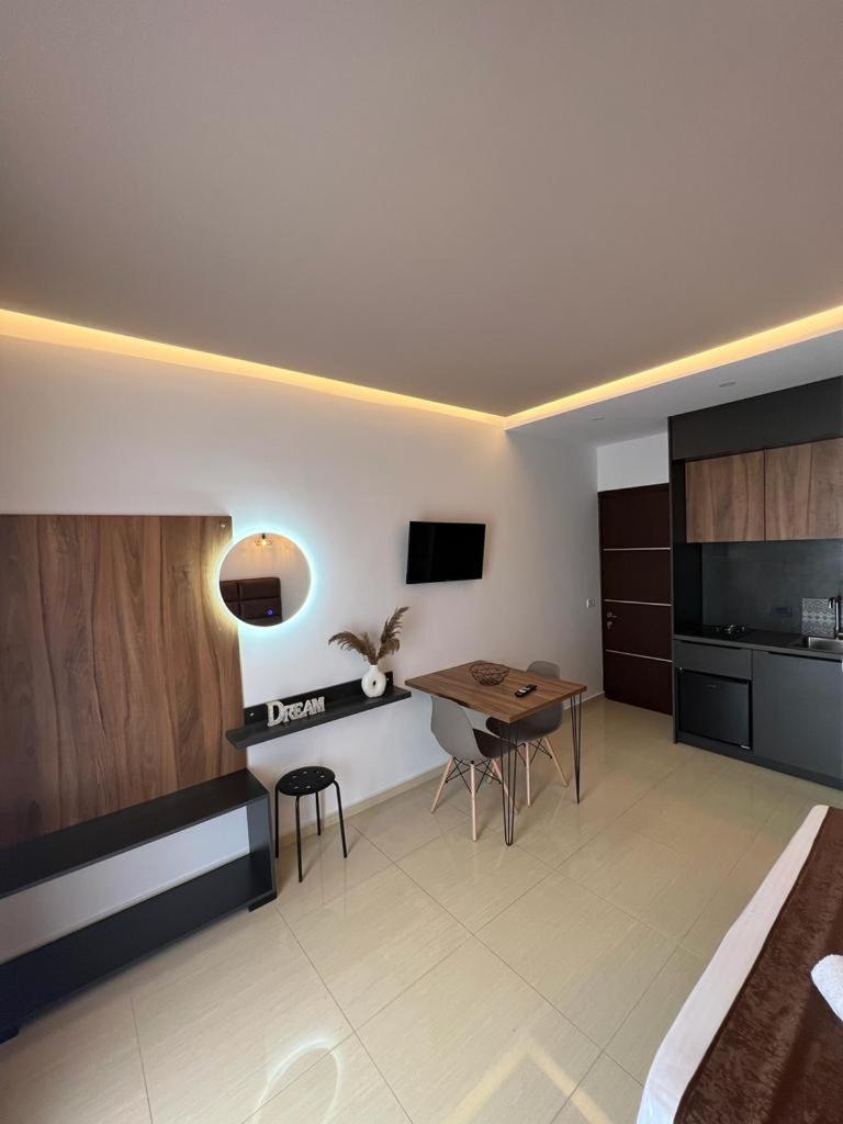 Apartments Sadiku With Sea View Sarandë 外观 照片