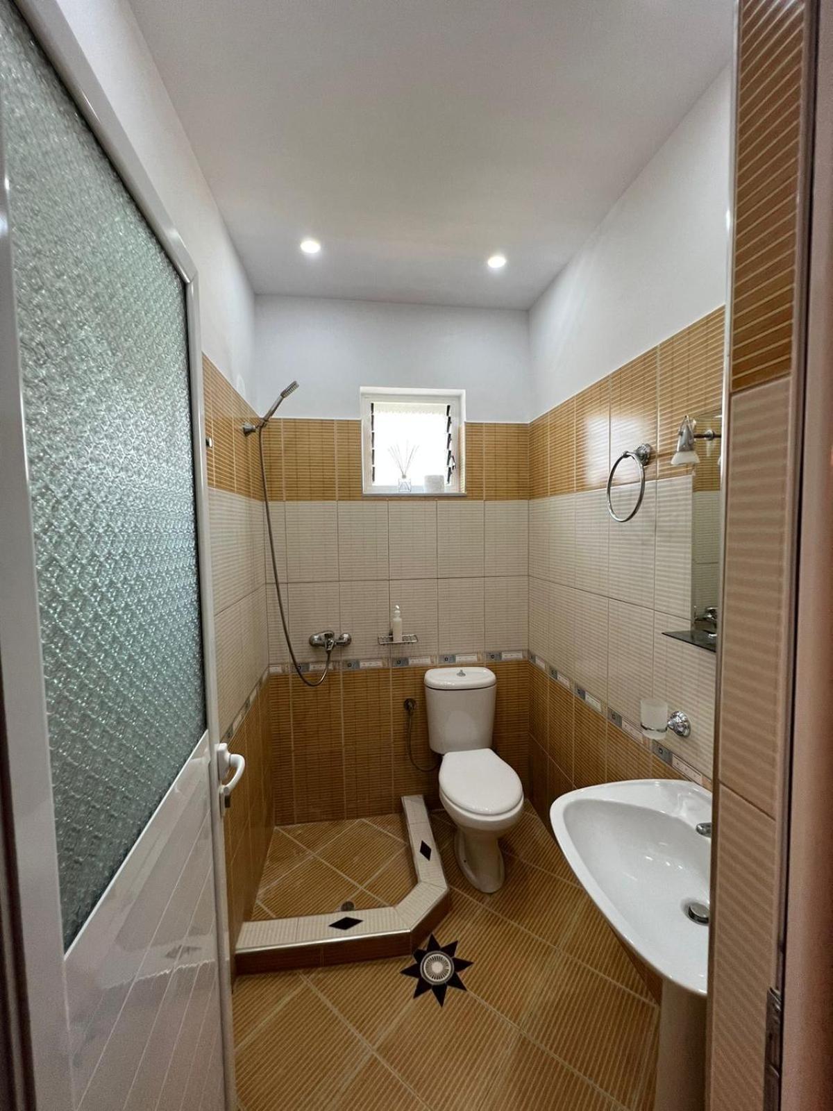 Apartments Sadiku With Sea View Sarandë 外观 照片
